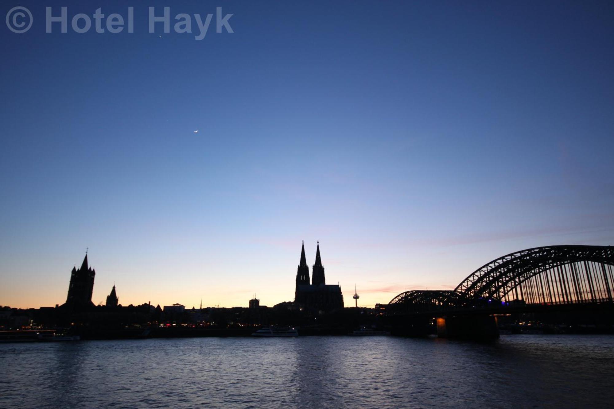 Altstadthotel Hayk Am Rhein Cologne Exterior photo